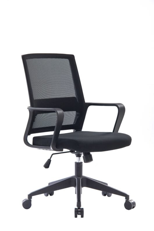 Silla Operativa Dynamic New 2.0 vista diagonal – silla ergonómica con asiento de espuma moldeada y brazos fijos.