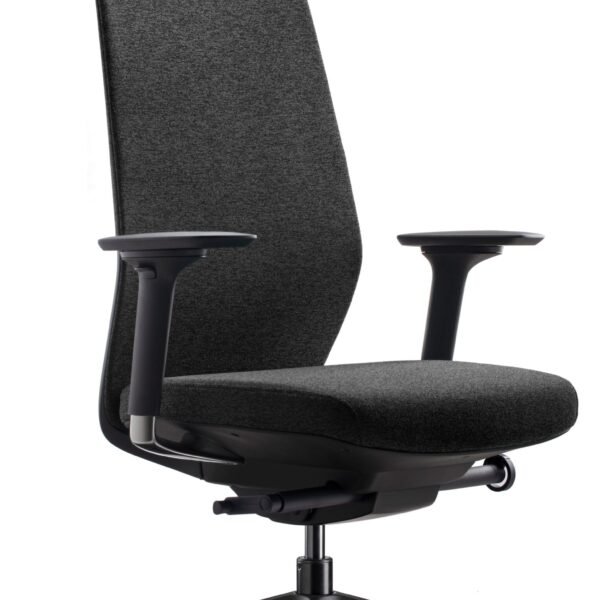 Silla Gerencial Saga con respaldo en malla y soporte lumbar ajustable.